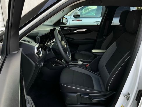 Used 2025 Chevrolet TrailBlazer LT image 10