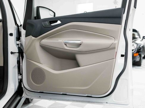 Used 2018 Ford C-MAX SE w/ Equipment Group 202A image 46