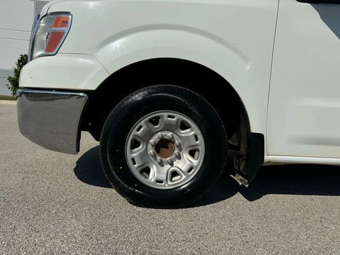 Used 2015 Nissan NV 2500 SL image 18