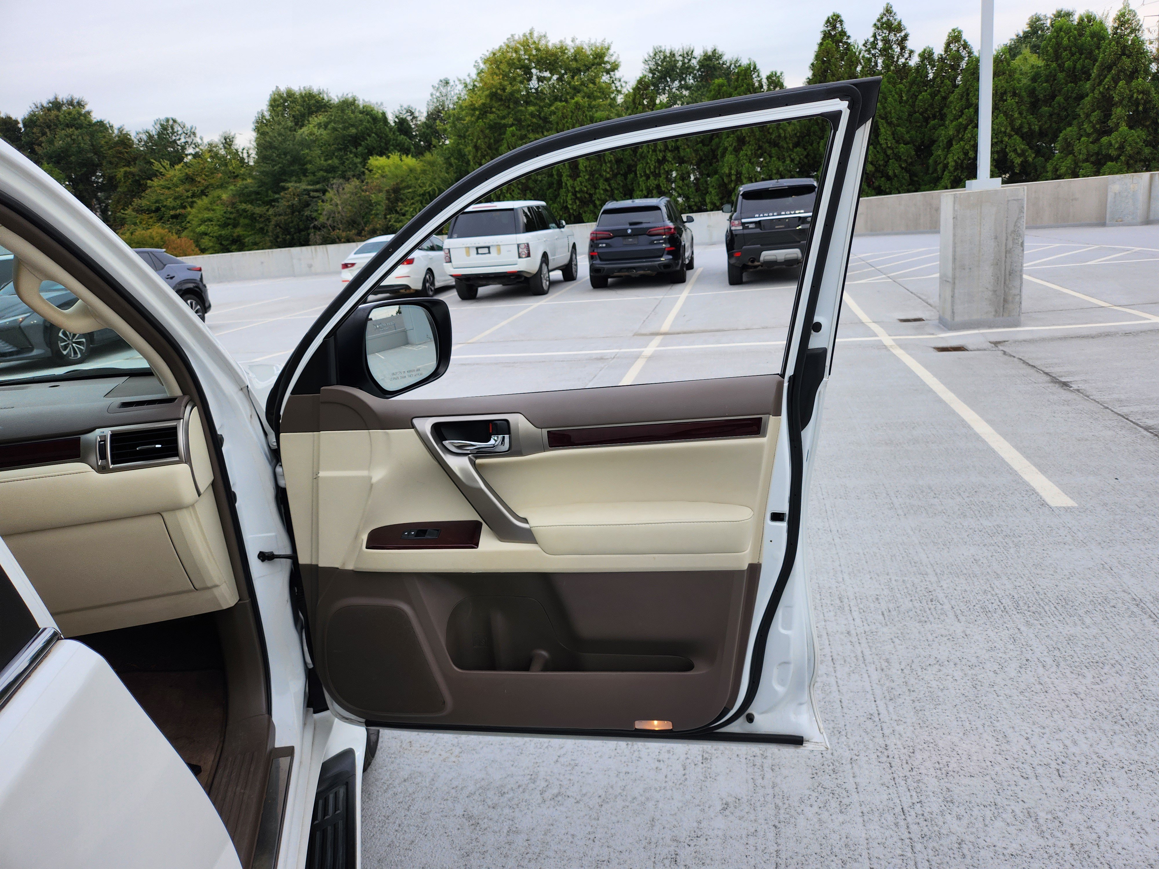 Used 2019 Lexus GX 460 Premium w/ Premium Package AWD/4WD image 30