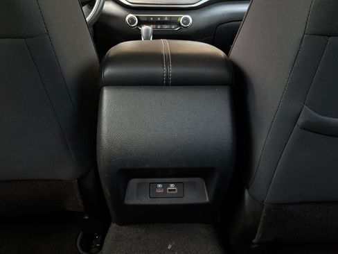 Used 2025 Nissan Altima 2.5 SV FWD image 13