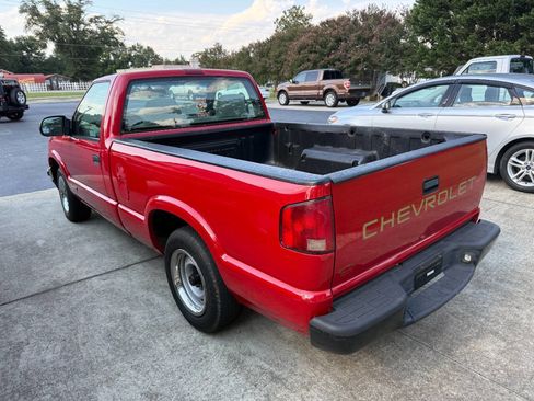 Used 1999 Chevrolet S10 Pickup 2WD Regular Cab image 2