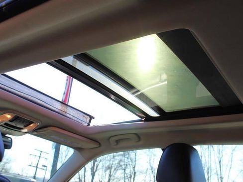 Used 2015 Chrysler 300 C w/ Light Group image 24