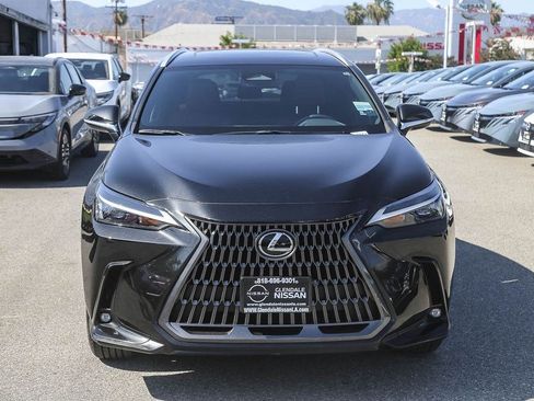 Used 2024 Lexus NX 250 FWD image 2