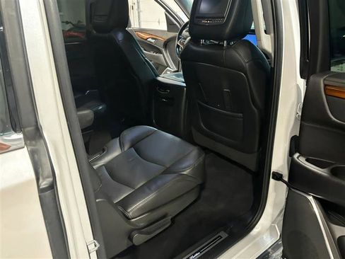 Used 2016 Cadillac Escalade ESV Luxury image 13