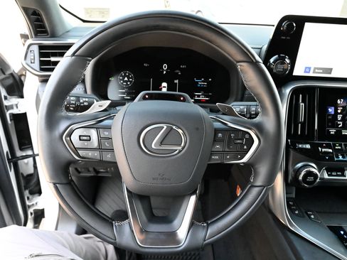 Used 2025 Lexus LX 600 4WD w/ Accessory Package (2T) image 24