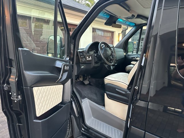 Used 2017 Mercedes-Benz Sprinter 2500 image 7