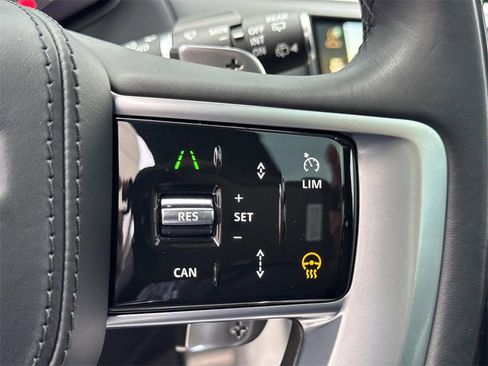 Certified 2024 Land Rover Range Rover SE image 28