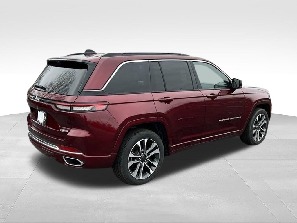 Used 2024 Jeep Grand Cherokee Overland w/ Luxury Tech Group IV AWD/4WD image 7