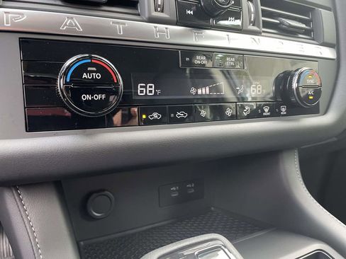 New 2026 Nissan Pathfinder S image 15