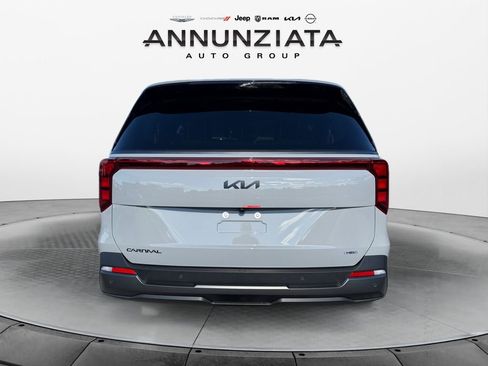 New 2026 Kia Carnival SX w/ SX Dark Edition Package FWD image 4