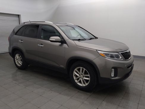 Used 2014 Kia Sorento LX AWD/4WD image 11