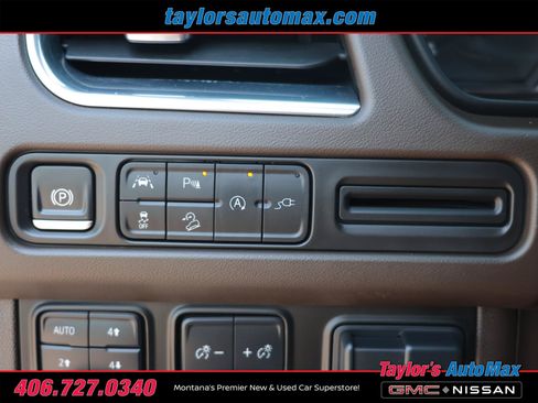 Used 2021 Chevrolet Tahoe Z71 w/ Luxury Package AWD/4WD image 37
