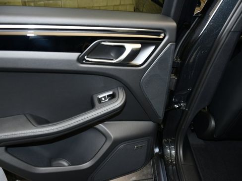 New 2026 Porsche Macan AWD/4WD image 20