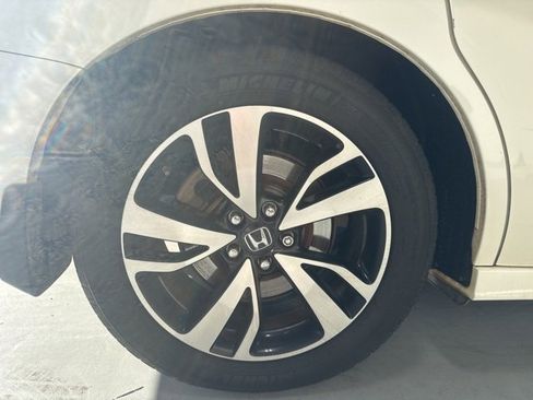 Used 2018 Honda Odyssey Elite image 6