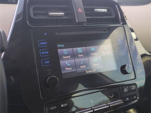 Used 2019 Toyota Prius XLE image 25