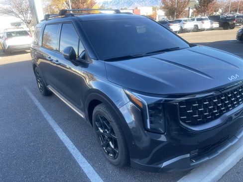 Used 2025 Kia Carnival SX image 1