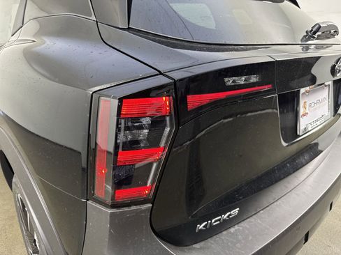 New 2025 Nissan Kicks SV w/ SV Premium Package image 31