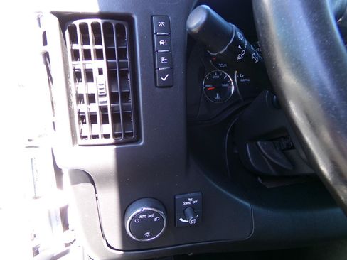 Used 2017 Chevrolet Express 2500 LT w/ LT Preferred Equipment Group RWD image 12