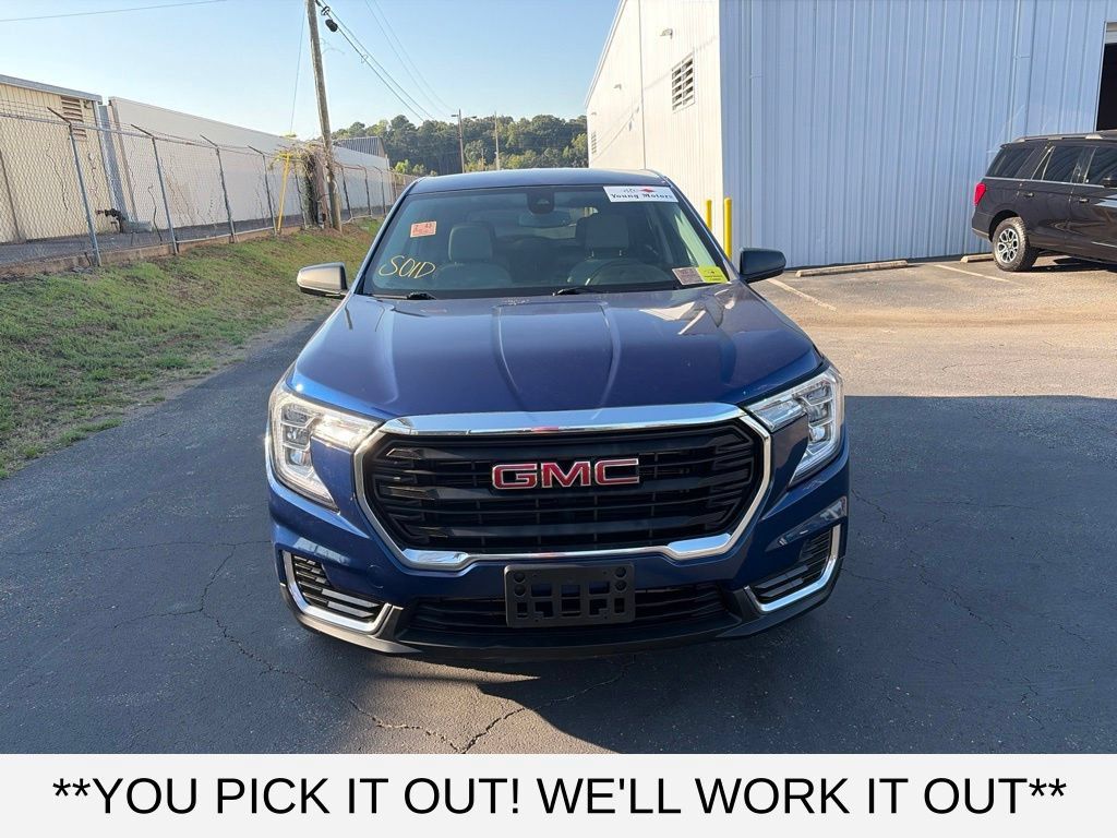 Used 2022 GMC Terrain SLE FWD image 2