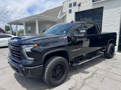 Used 2025 Chevrolet Silverado 3500 LTZ w/ LTZ Plus Package AWD/4WD image 5