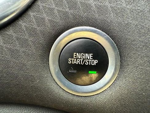 Used 2017 Chevrolet Malibu LT image 21