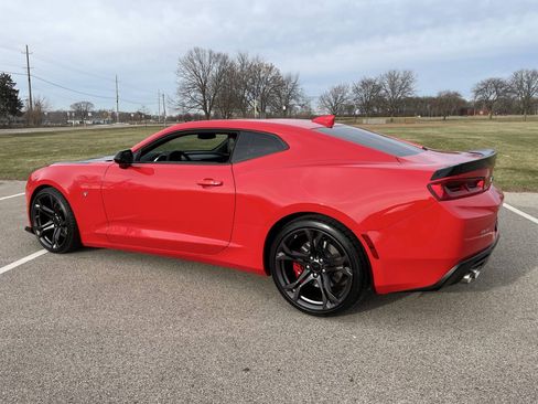 Used 2018 Chevrolet Camaro SS RWD image 23