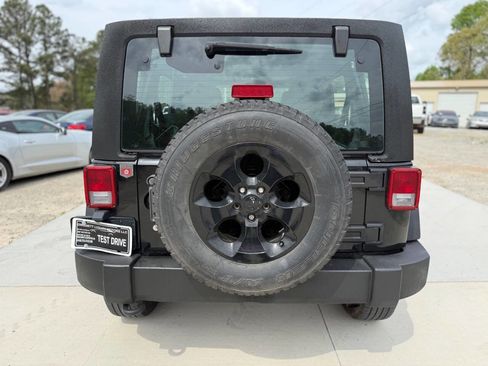 Used 2012 Jeep Wrangler Unlimited Sport w/ Connectivity Group image 6