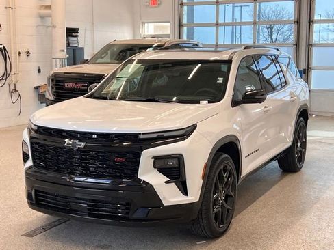 Used 2024 Chevrolet Traverse RS w/ LPO, Floor Liner Package image 6