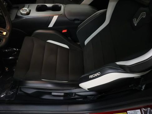 Used 2020 Ford Mustang Shelby GT500 w/ Carbon Fiber Track Pack RWD image 85