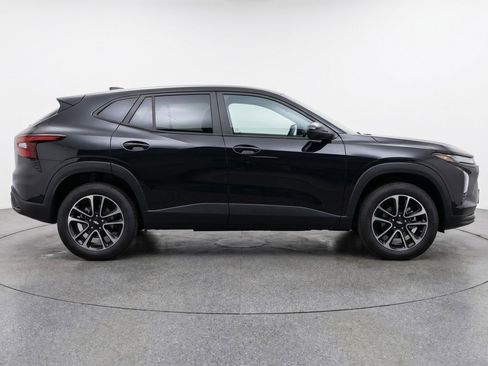 Used 2025 Chevrolet TrailBlazer LT FWD image 11