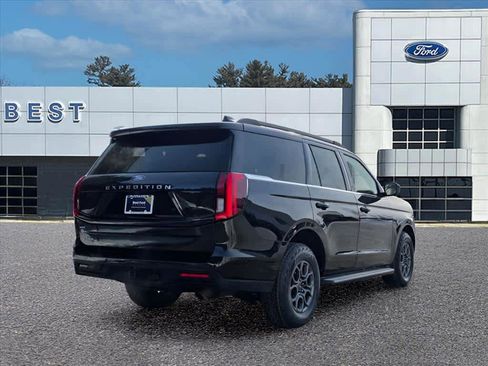 Used 2025 Ford Expedition Active image 9