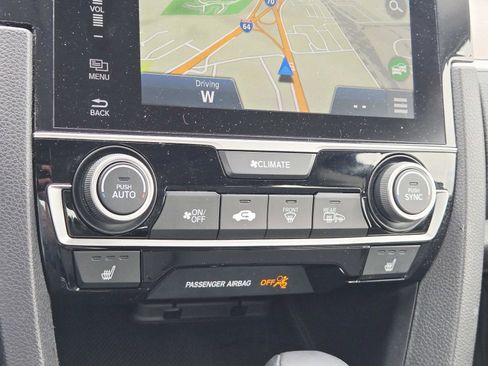 Used 2018 Honda Civic Touring image 31
