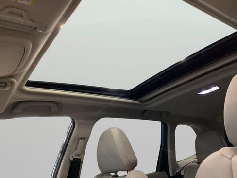 Certified 2023 Subaru Forester Limited AWD/4WD image 17