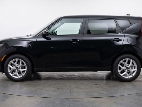 Used 2025 Kia Soul LX w/ LX Technology Package FWD image 5