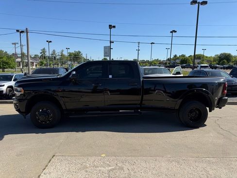 Used 2022 RAM 3500 Laramie AWD/4WD image 10
