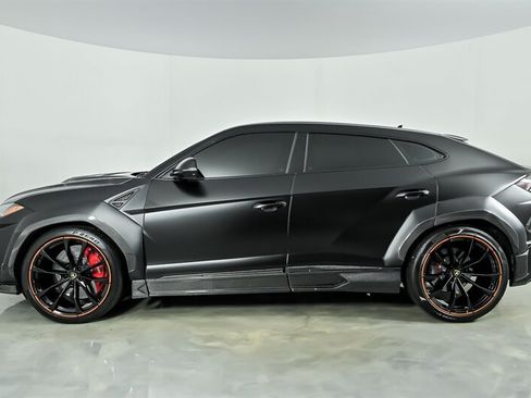 Used 2022 Lamborghini Urus AWD/4WD image 6