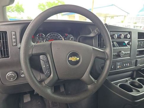 Used 2025 Chevrolet Express 3500 LT w/ LT Preferred Equipment Group RWD image 8