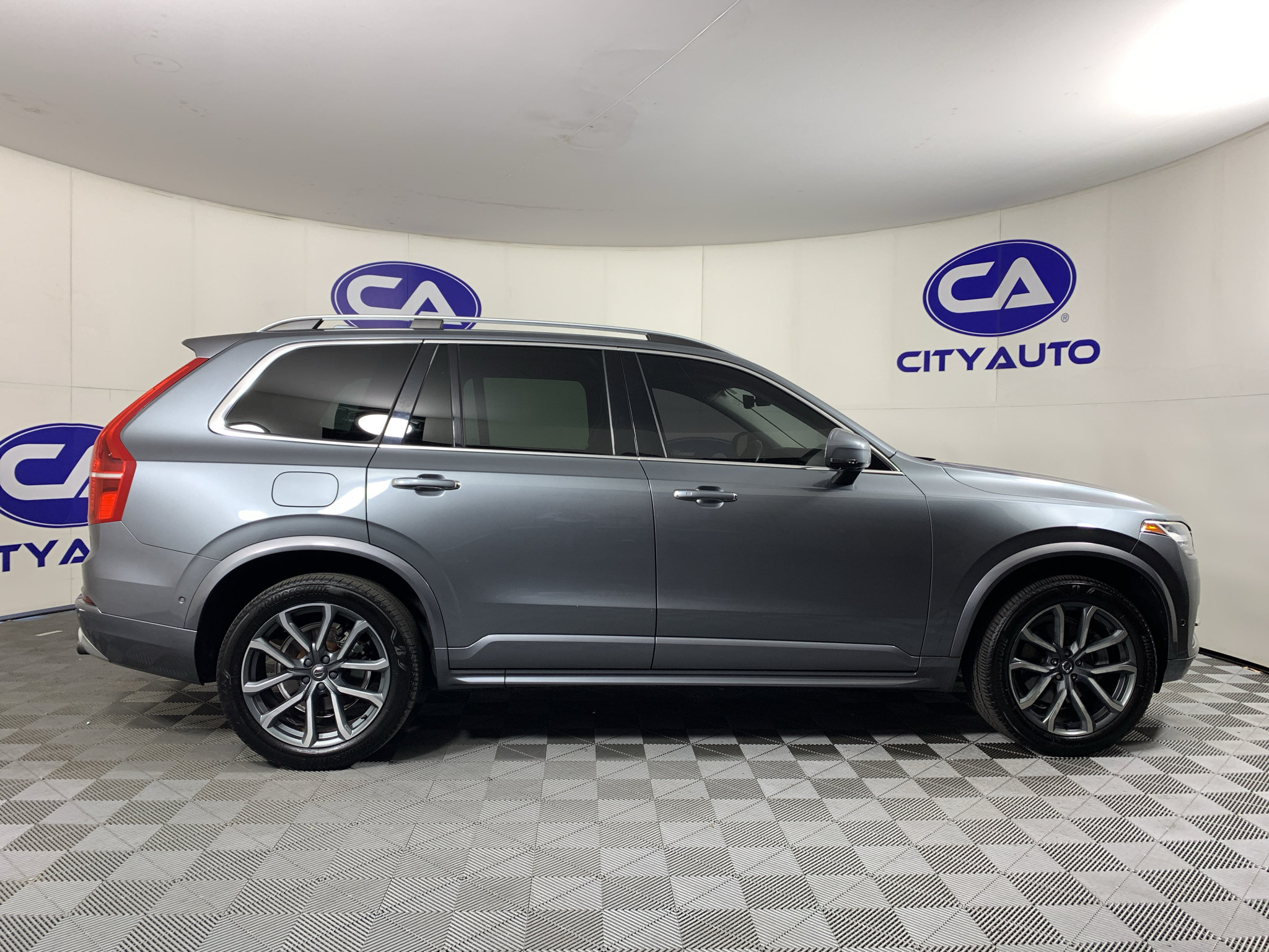 Used 2019 Volvo XC90 T5 Momentum w/ Advanced Package AWD/4WD image 2