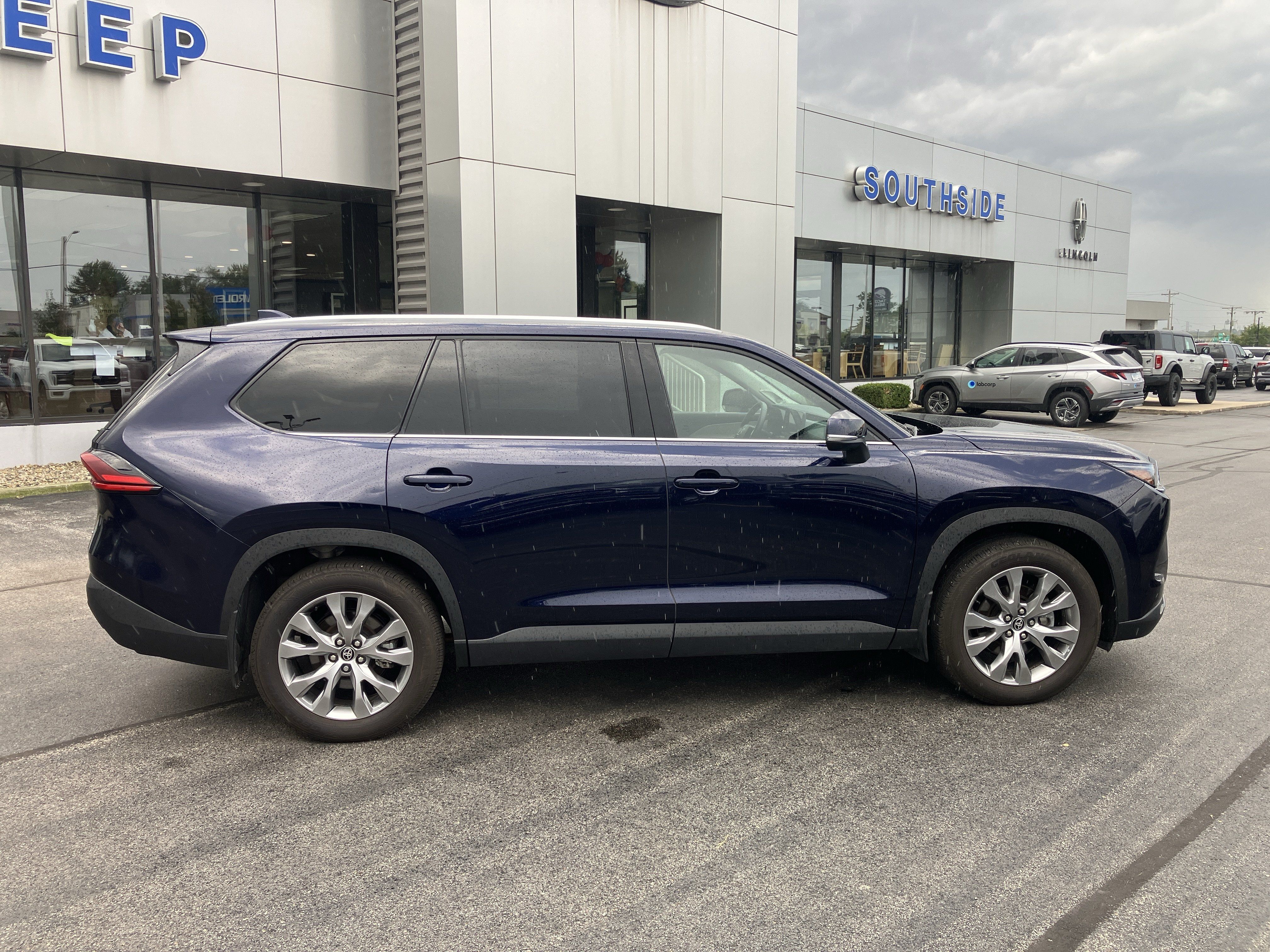 Used 2025 Toyota Grand Highlander AWD Hybrid image 8
