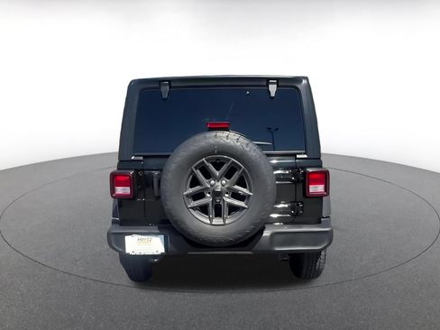 Used 2025 Jeep Wrangler Unlimited Sport AWD/4WD image 9