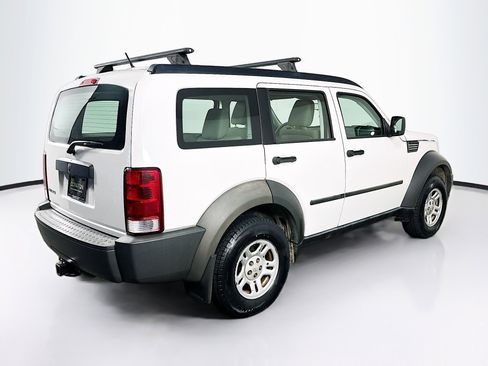 Used 2008 Dodge Nitro SXT RWD image 9