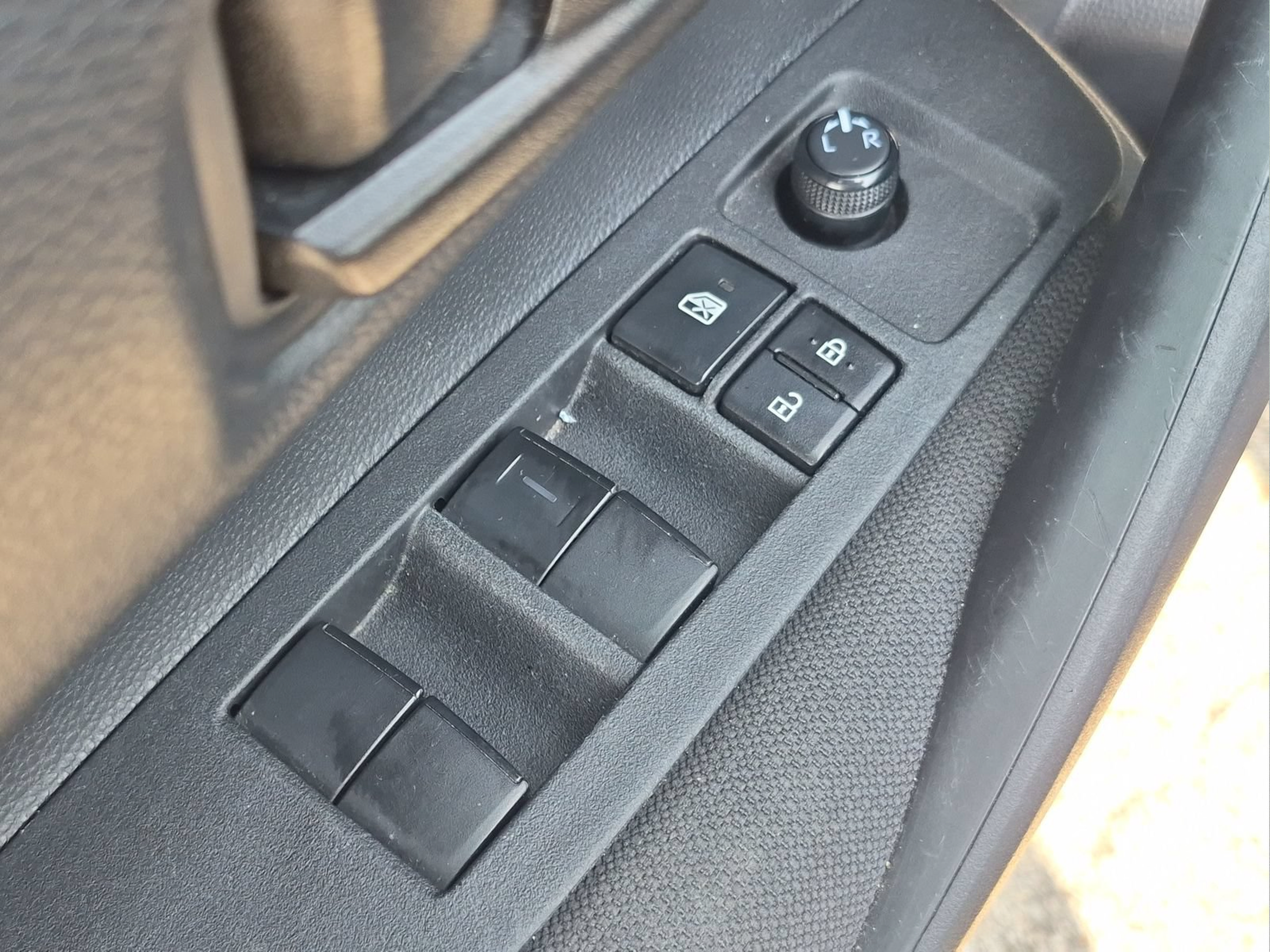 Used 2025 Toyota Corolla LE FWD image 16