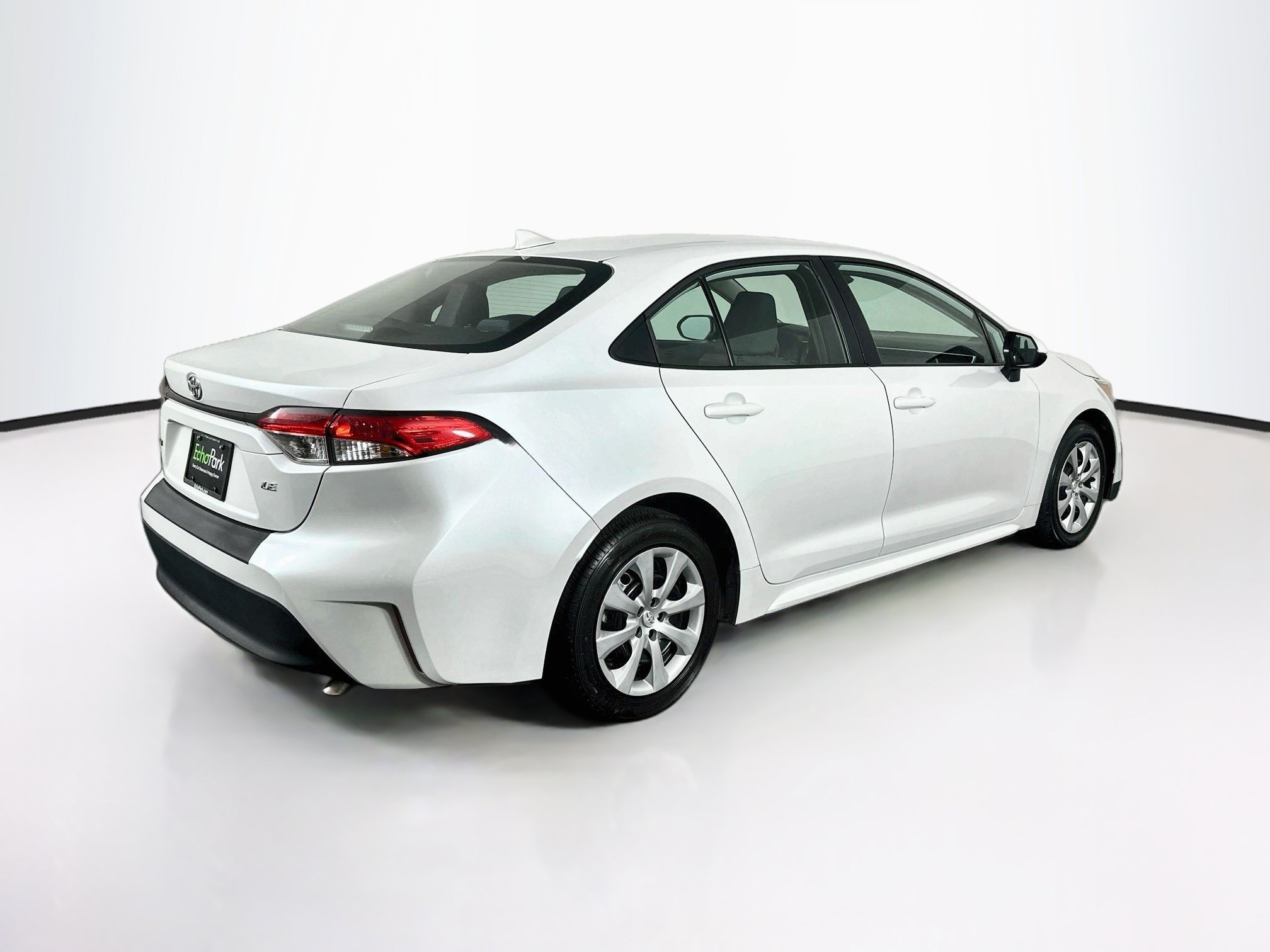 Used 2025 Toyota Corolla LE FWD image 9