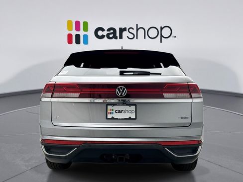 Used 2025 Volkswagen Atlas Cross Sport SE AWD/4WD image 4