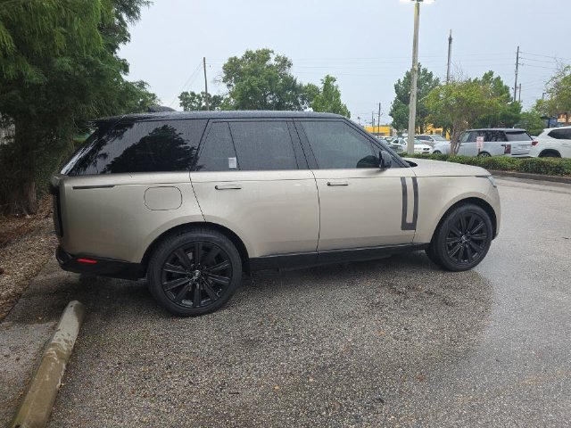 Used 2025 Land Rover Range Rover SE AWD/4WD image 5