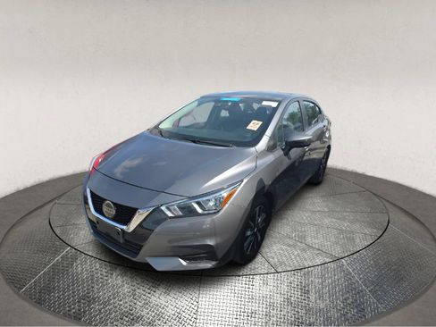 Used 2021 Nissan Versa SV FWD image 3