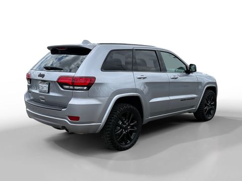 Used 2021 Jeep Grand Cherokee Laredo X AWD/4WD image 5