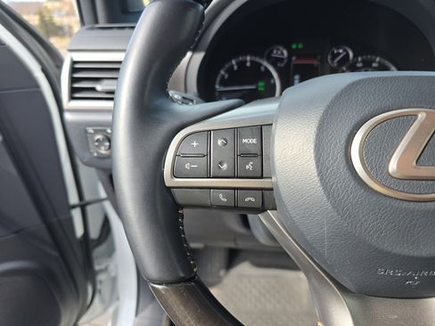 Used 2023 Lexus GX 460 Luxury w/ Accessory Package image 23