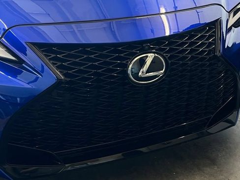 Used 2025 Lexus IS 500 RWD image 17